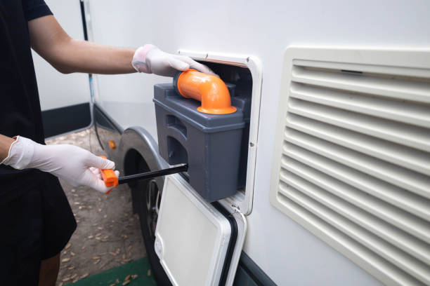 Best Porta potty rental near me  in Lorain, OH